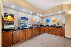 Café da manhã com buffet grátis todos os dias