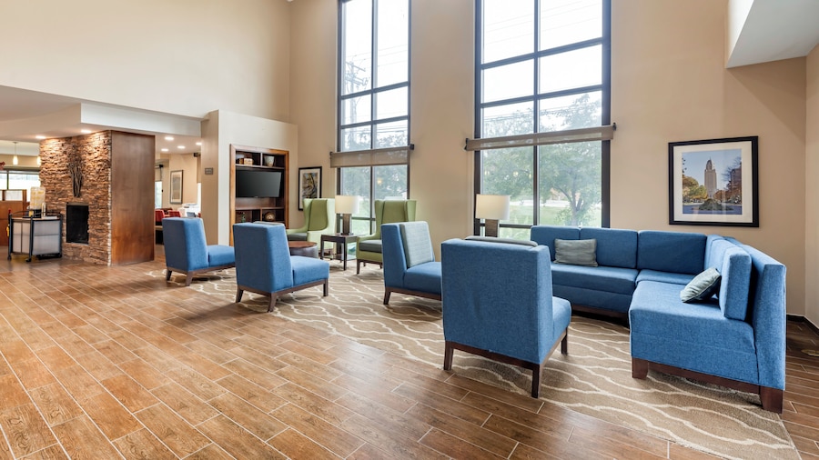 东林肯 - 购物中心区凯富套房酒店