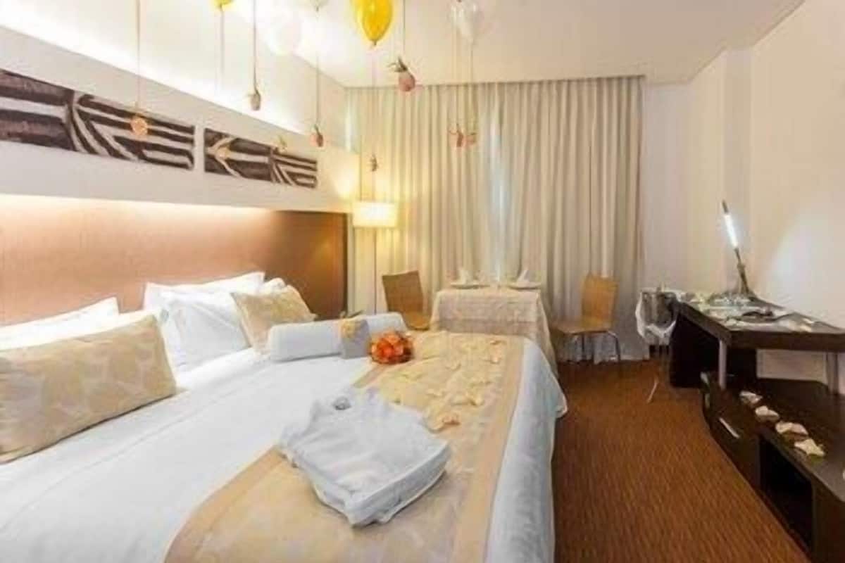 Premium bedding, minibar, in-room safe, desk