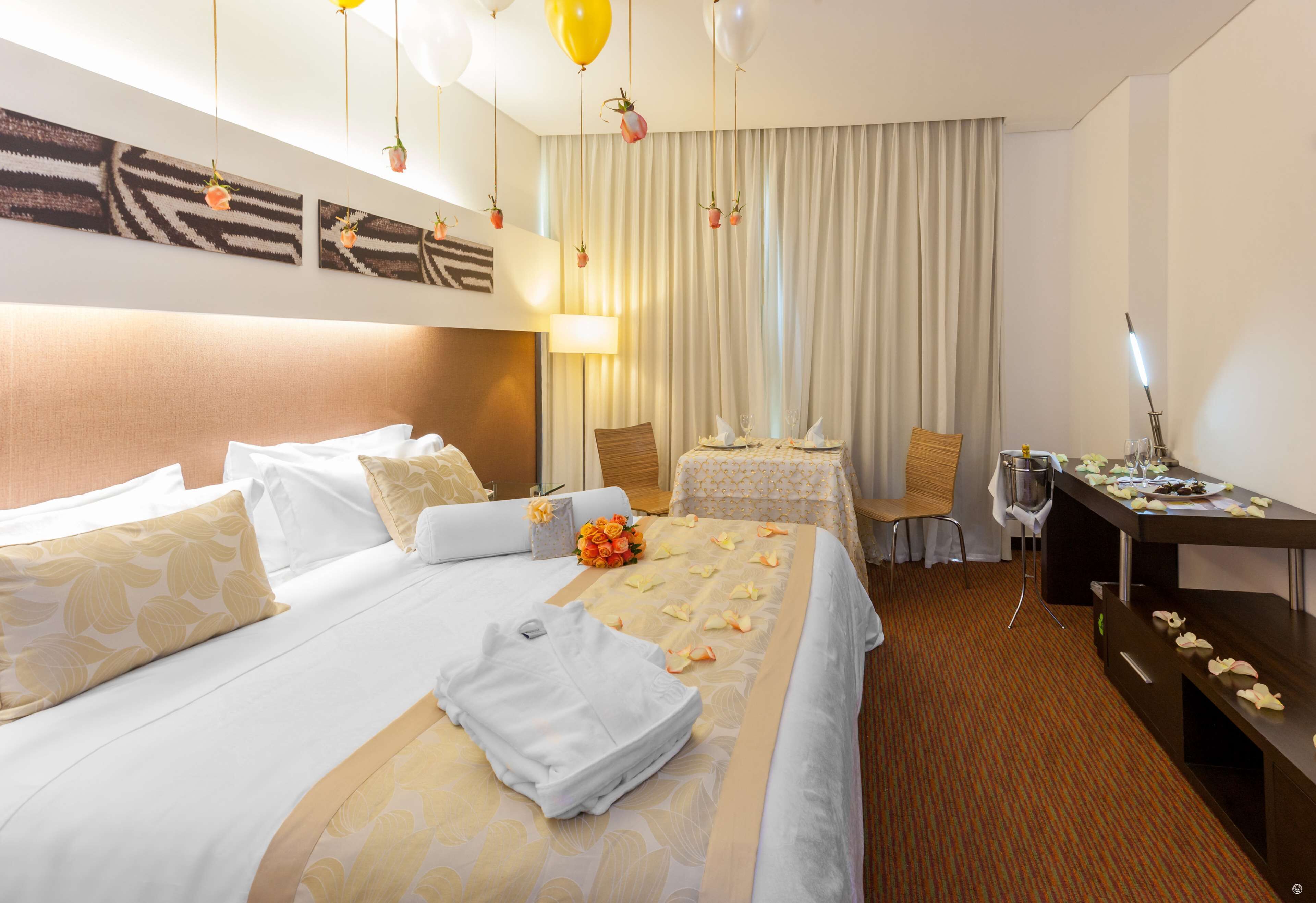 standard room | premium bedding, minibar, in-room safe, desk