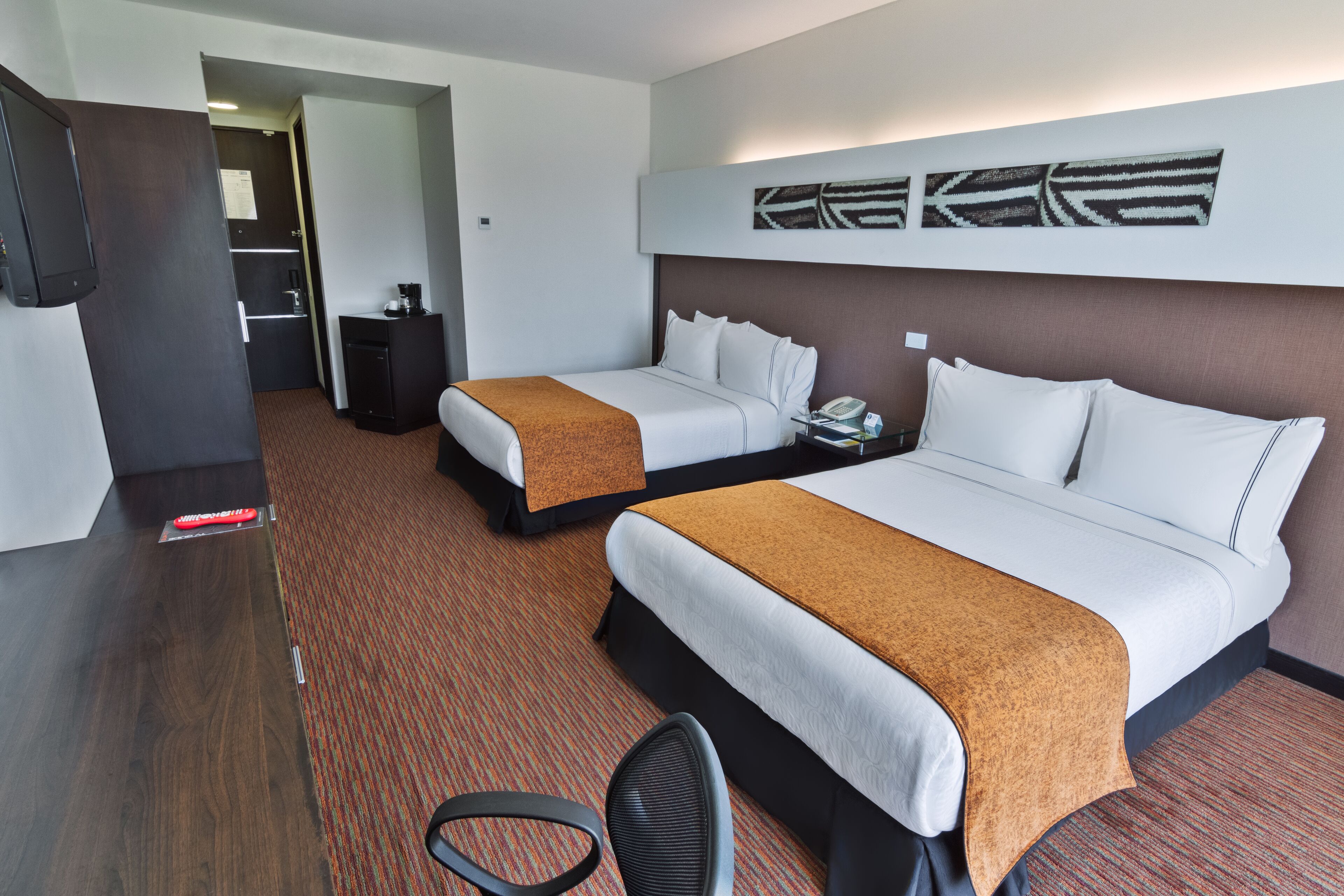 standard twin room | premium bedding, minibar, in-room safe, desk