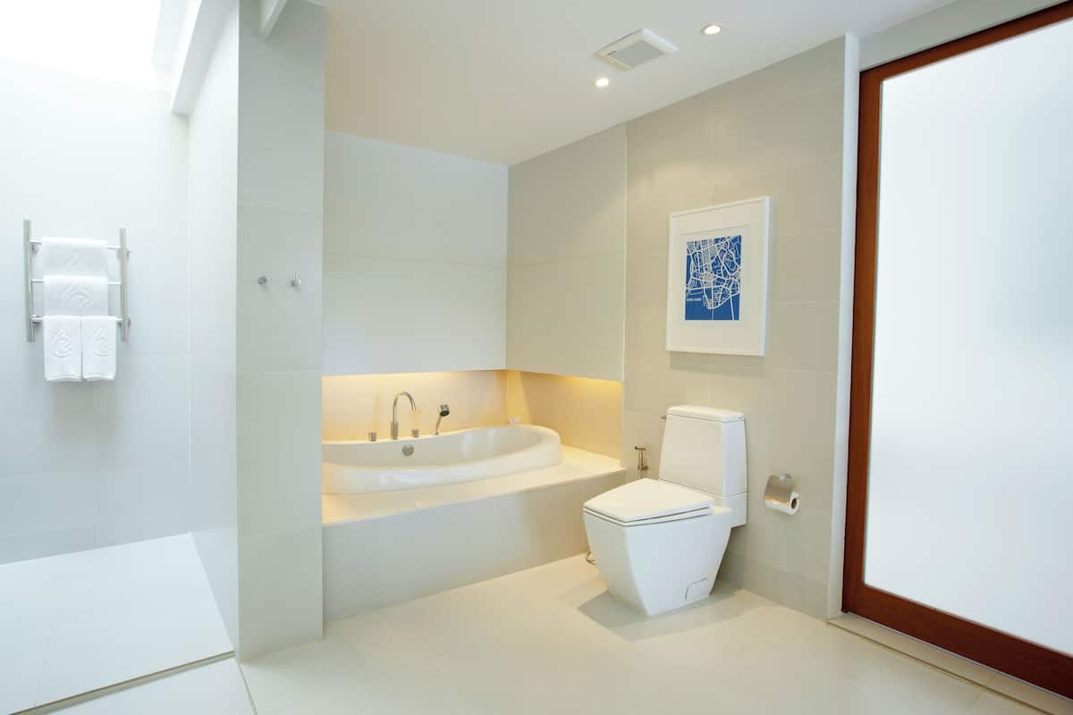 Bathroom | Shower, rainfall showerhead, free toiletries, hair dryer