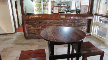 2 bars/lounges, sports bar