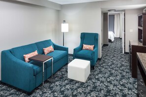 Junior Suite, 1 King Bed | Living area | 32-inch LCD TV with premium channels, TV, MP3 dock - Hilton Garden Inn Cincinnati/Mason (Mason)