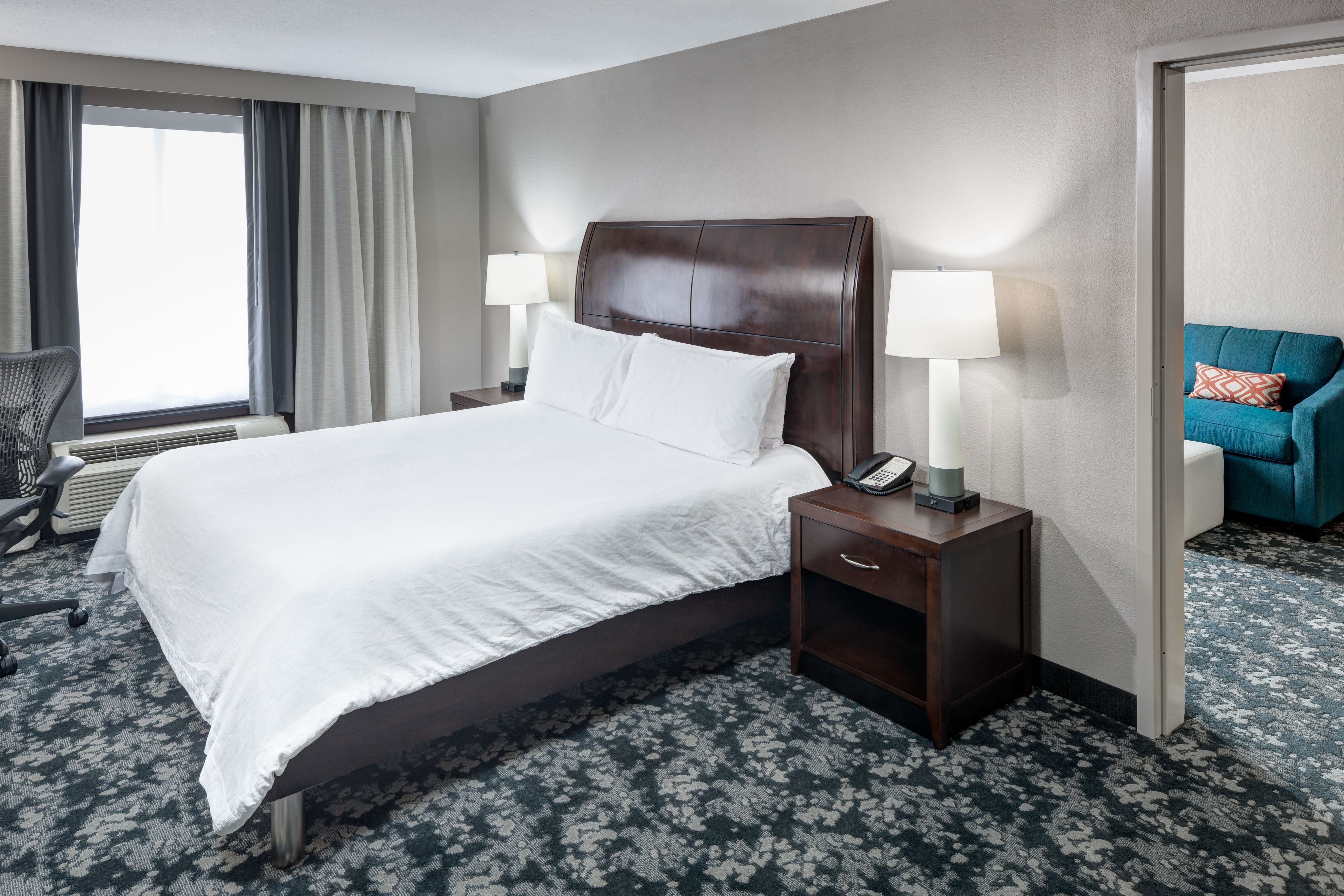 suite, 1 king bed | premium bedding, in-room safe, desk, laptop workspace