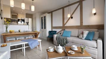 House 6 people - 2 bedrooms - Duplex -Terrace | Living area | Flat-screen TV
