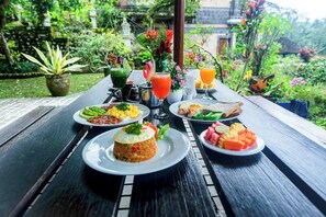 Petit déjeuner continental servi tous les jours en supplément