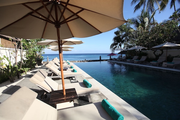 Infinity-Pool