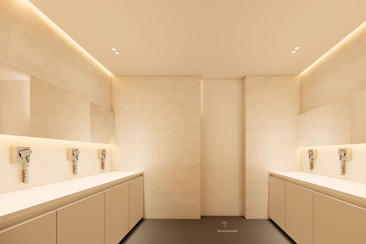 Comfort slaapzaal | Badkamer | Een douche, een haardroger, pantoffels, handdoeken