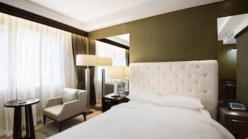 High Deluxe Double Room | 迷你吧、客房內保險箱、書桌、免費無線上網
