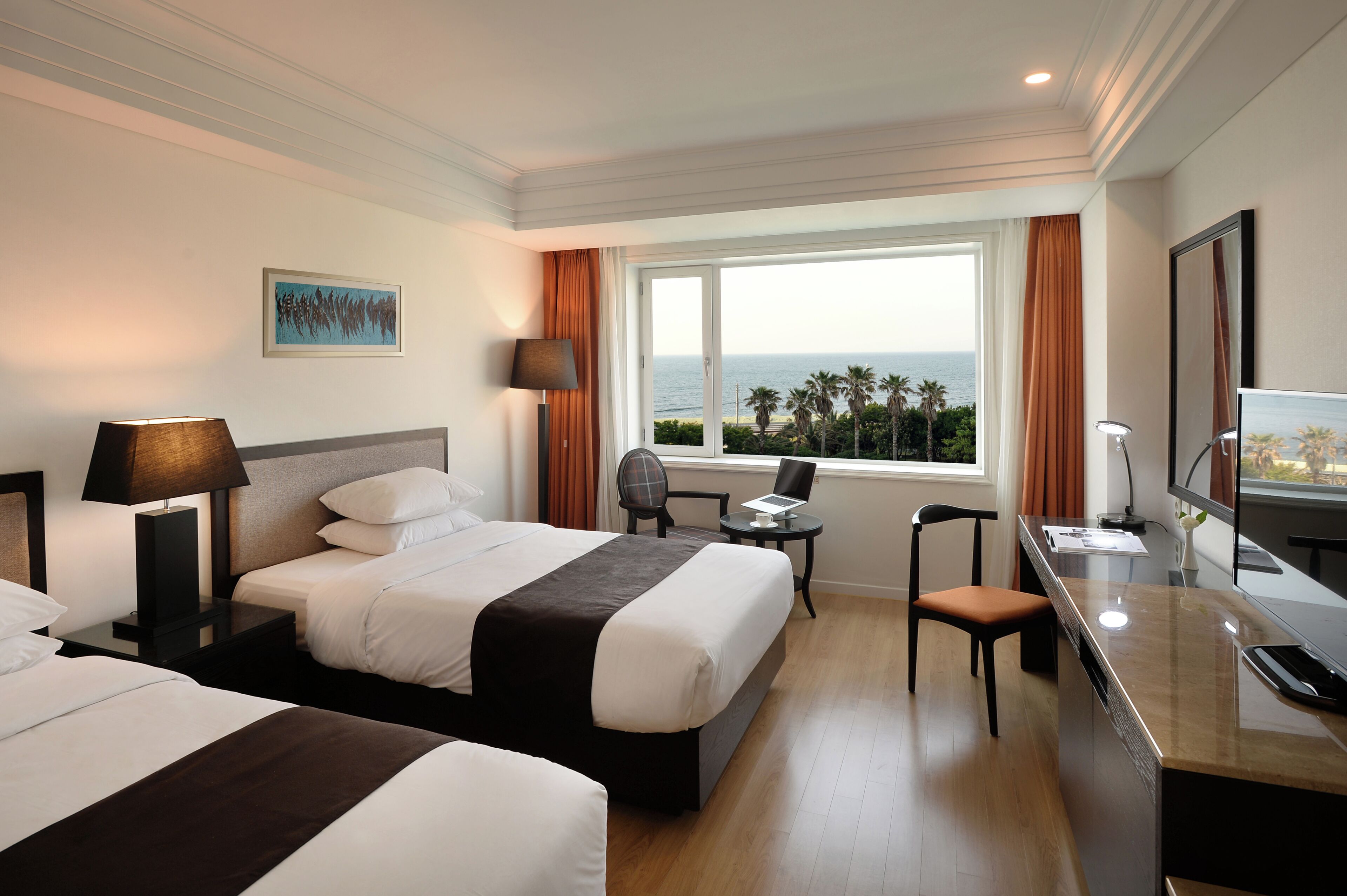 1 bedroom, in-room safe, desk, iron/ironing board