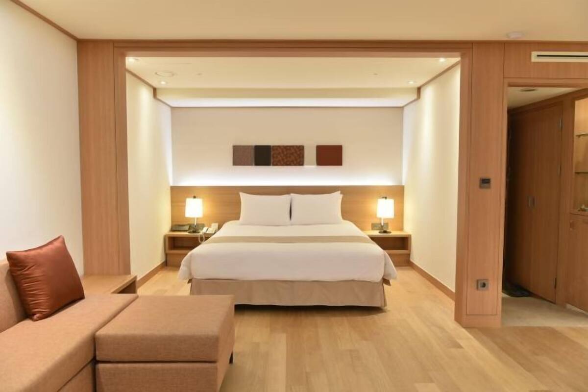 Down duvets, in-room safe, laptop workspace, blackout curtains