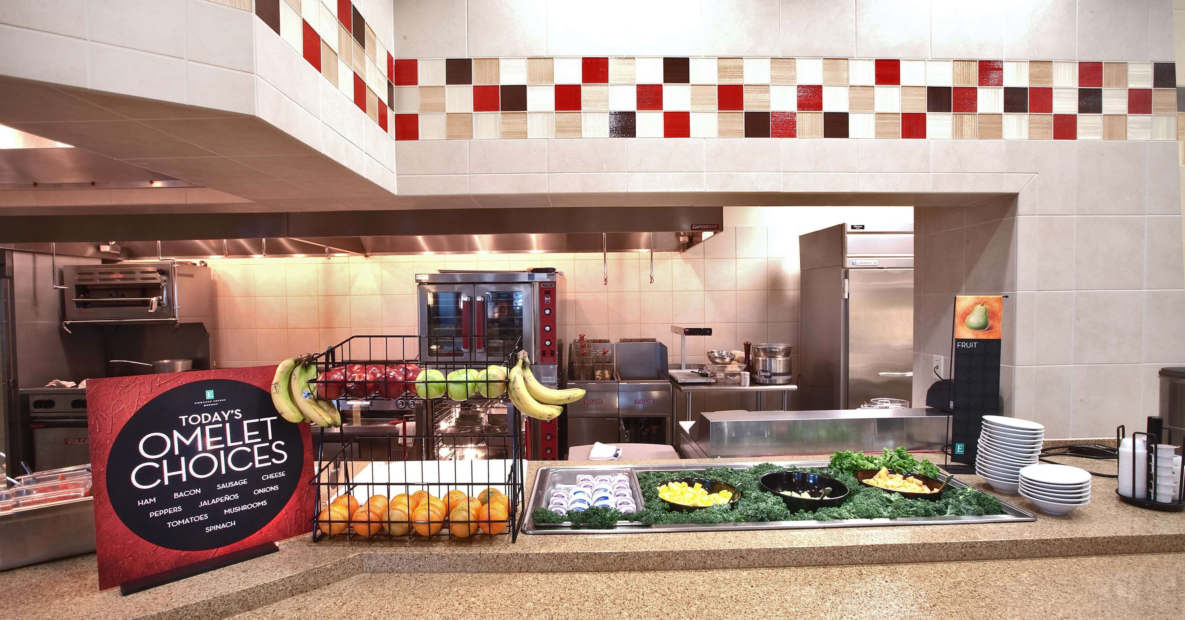 breakfast and dinner served, american cuisine