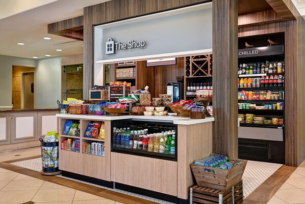 供應早餐和晚餐,美國料理