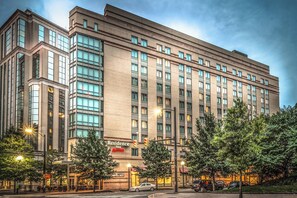 A multi-story hotel with a modern architectural design, featuring a prominent entrance with a covered area and signage for the Residence Inn. - Residence Inn by Marriott Arlington Courthouse (Arlington)
