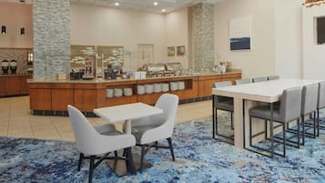 Desayuno continental incluido todos los días