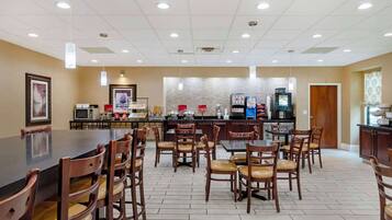 Colazione a buffet inclusa, servita tutte le mattine