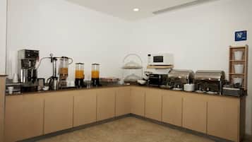 Free daily buffet breakfast