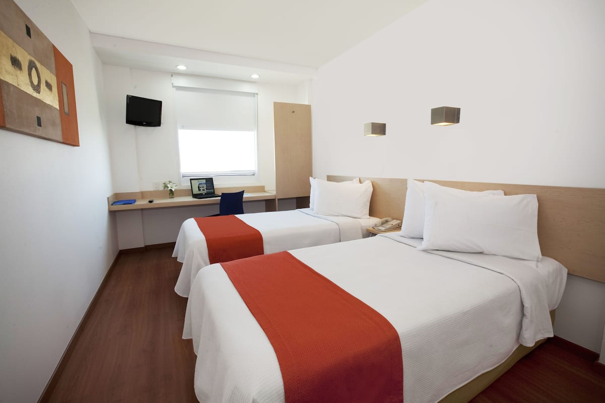 Standard Twin Room | Down duvets, desk, iron/ironing board, free WiFi
