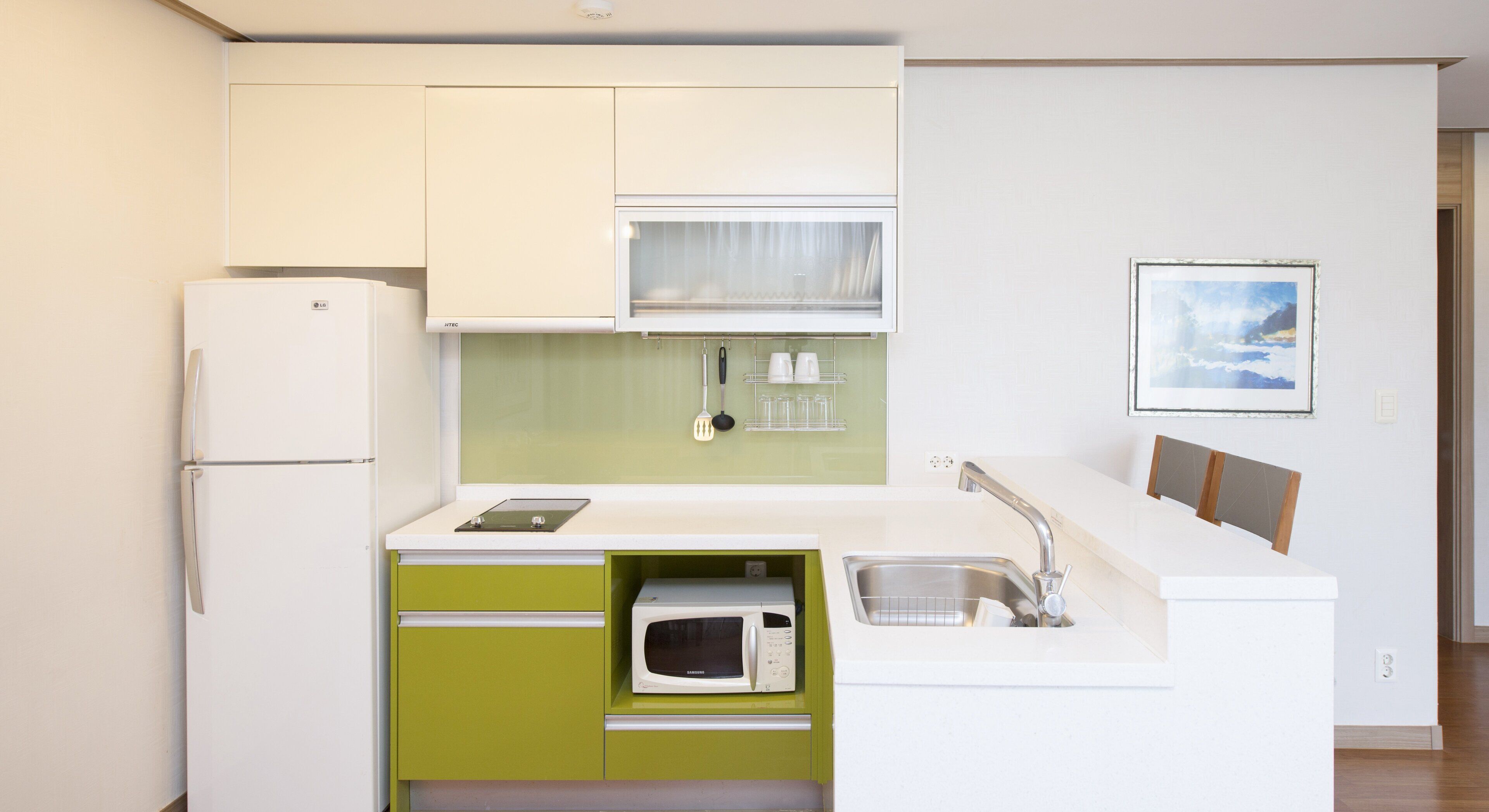 1 bedroom, in-room safe, individually decorated, iron/ironing board