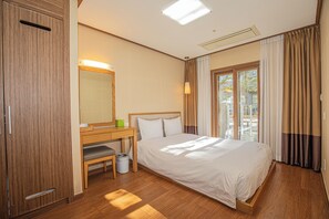 In-room safe, individually decorated, iron/ironing board, free WiFi