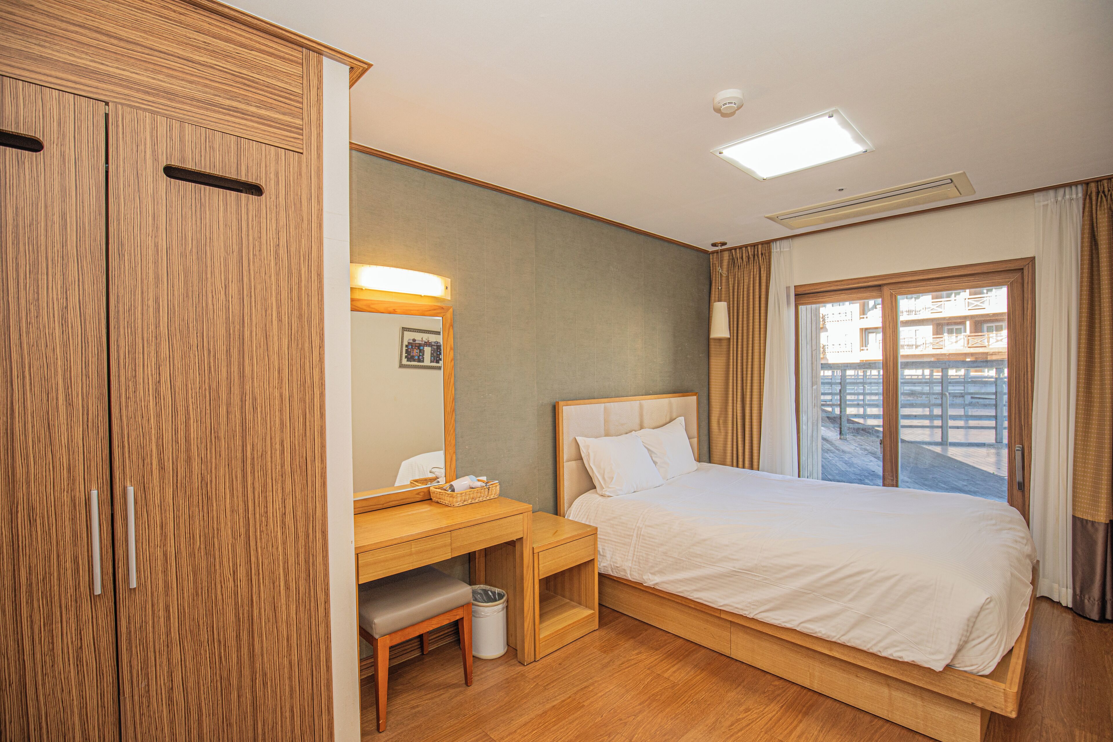 In-room safe, individually decorated, iron/ironing board, free WiFi