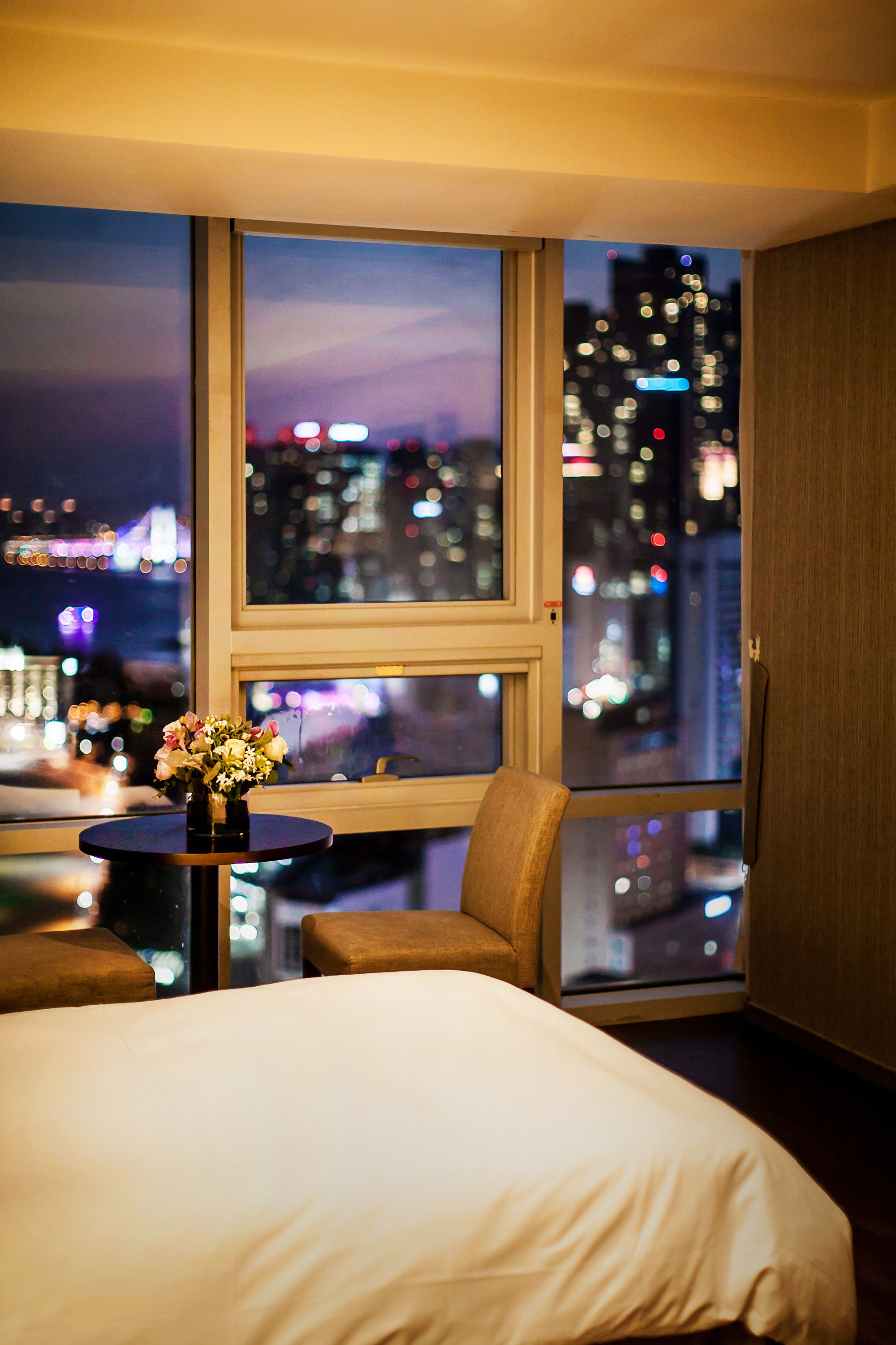 Minibar, escritorio y wifi gratis 