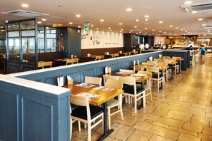 Daily buffet breakfast for a fee - Haeundae Seacloud Hotel Residence (Busan)