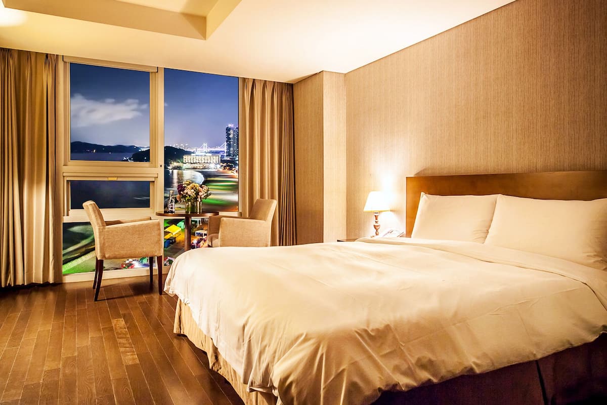 Superior Double Room, Ocean View | Minibar, desk, free WiFi