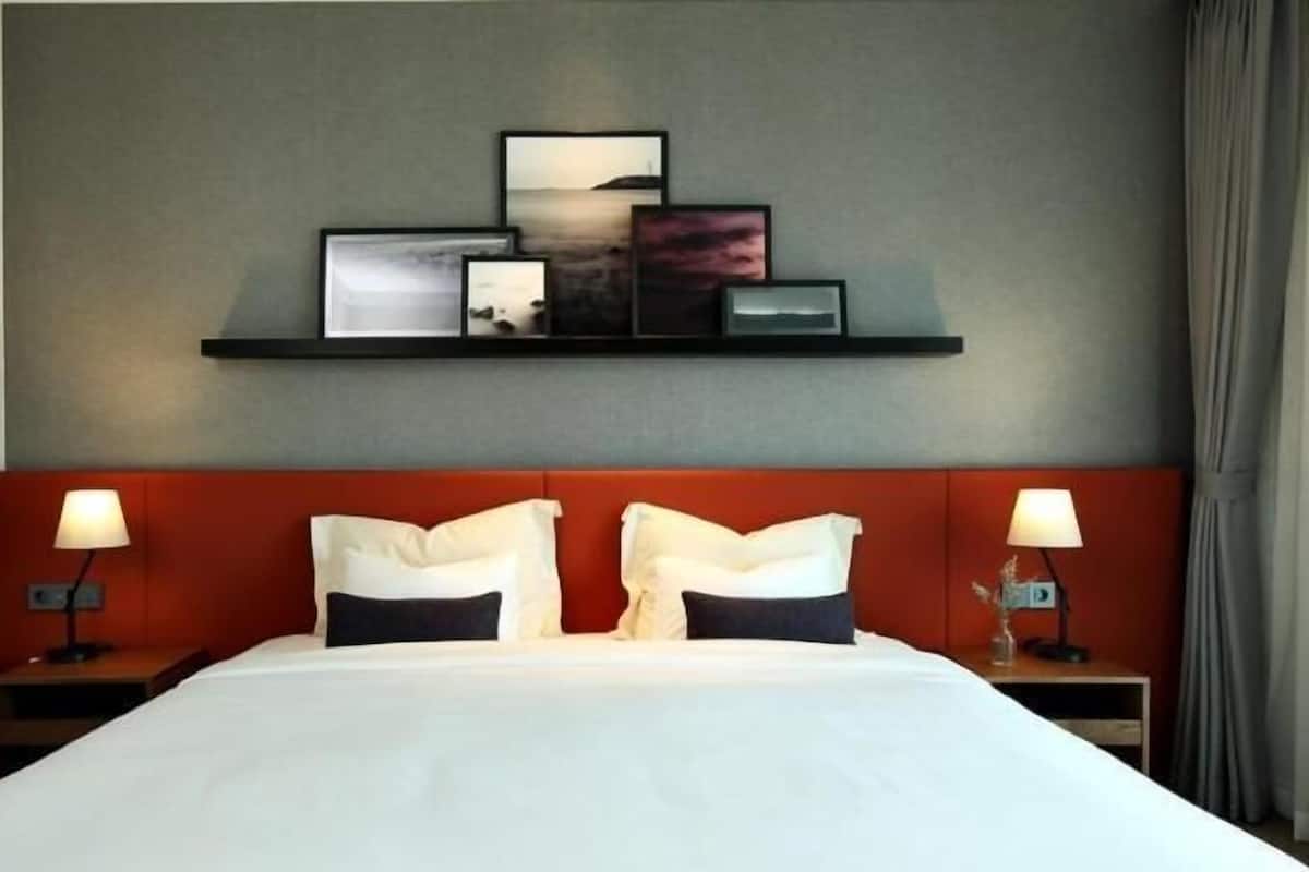 Daunenbettdecken, Zimmersafe, individuell dekoriert