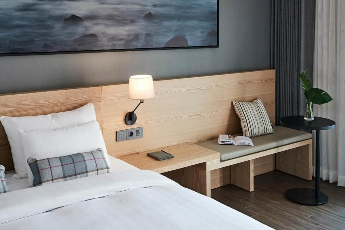 Down duvets, in-room safe, individually decorated, blackout curtains