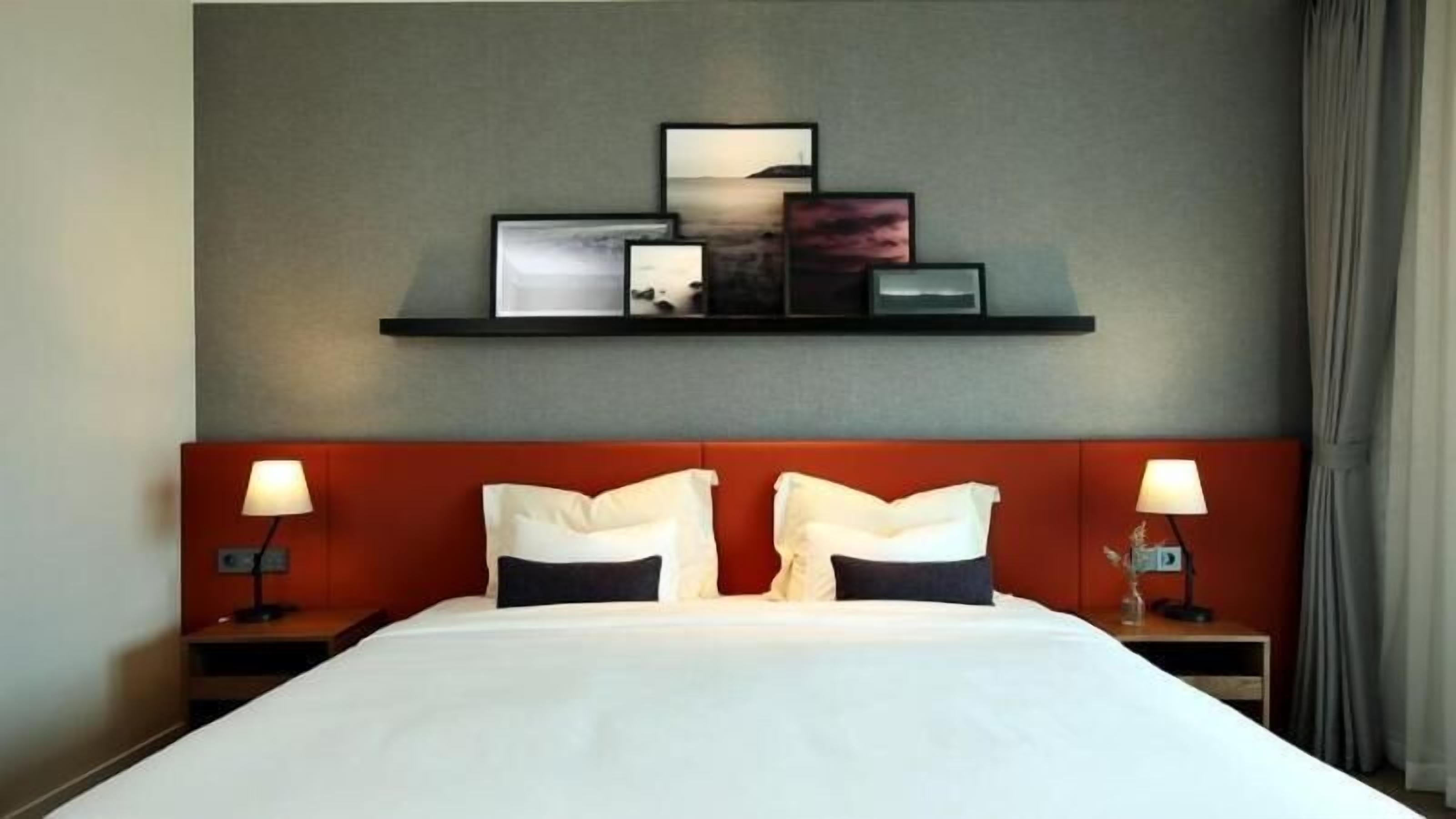 Gebar bulu kapas, peti besi dalam bilik, dihias secara berasingan 