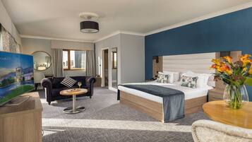 1 bedroom, premium bedding, in-room safe, desk