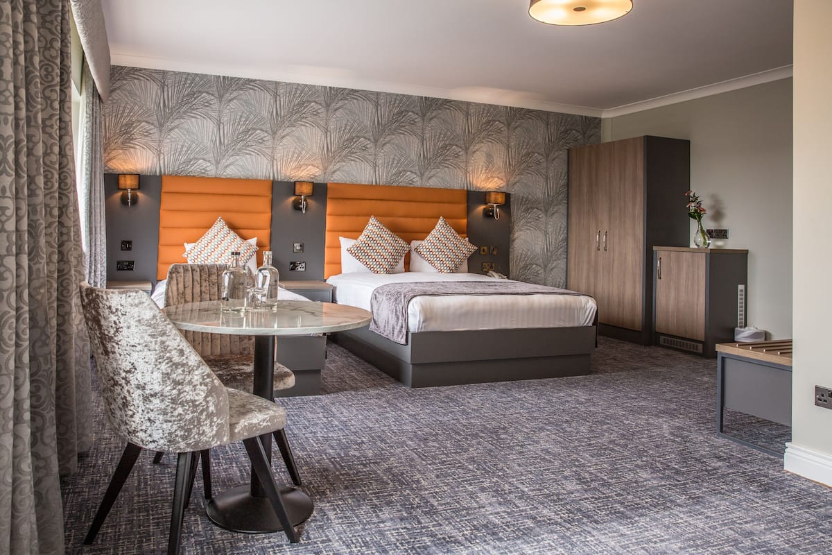 1 bedroom, premium bedding, in-room safe, desk