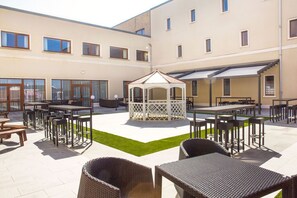 2 restaurants, breakfast served - Diamond Coast Hotel (Enniscrone)