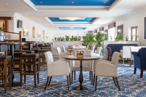 3 bars/lounges - Diamond Coast Hotel (Enniscrone)