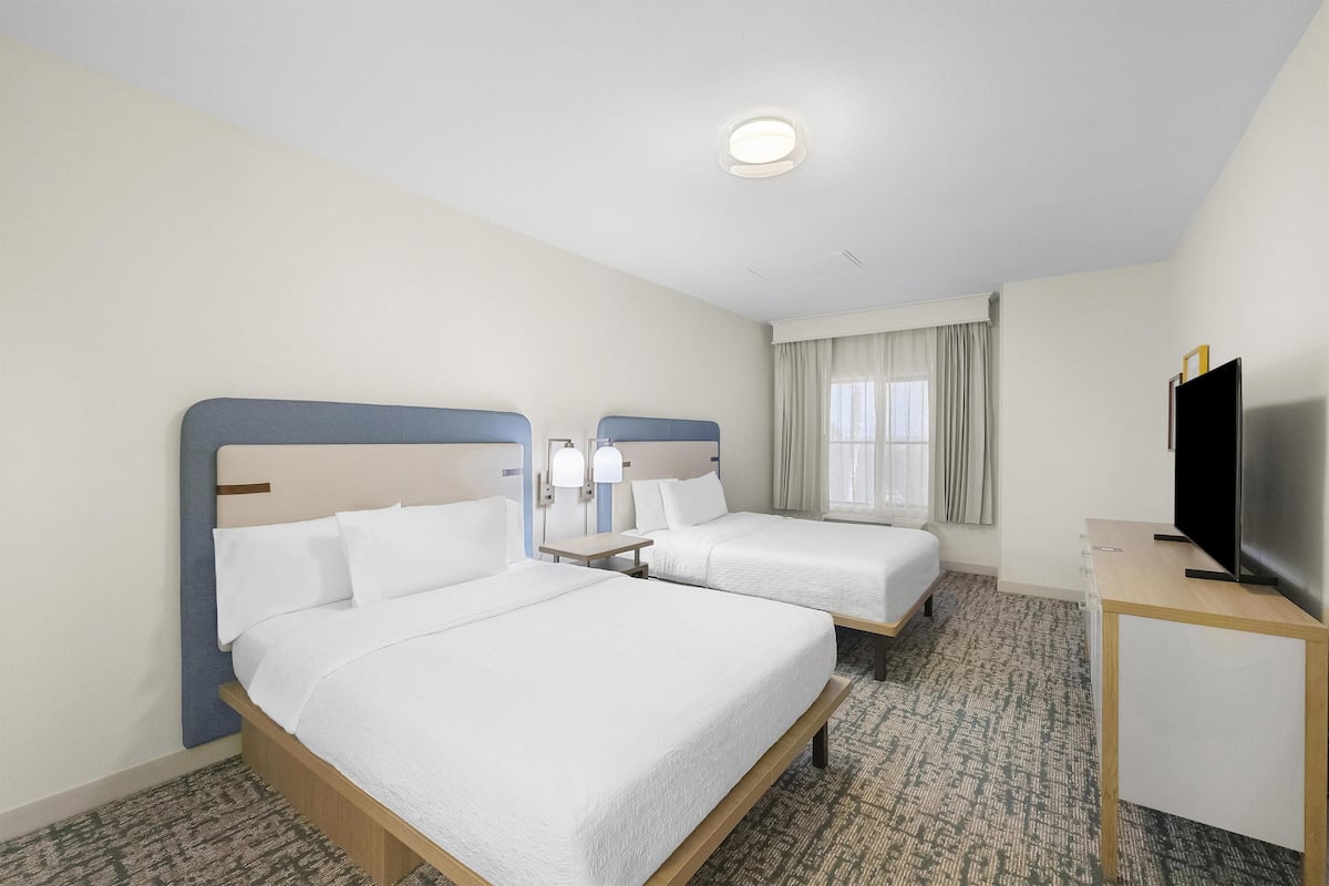 Desk, iron/ironing board, free cribs/infant beds, free rollaway beds