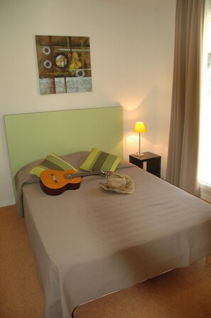 Lydisolert og sengetøy