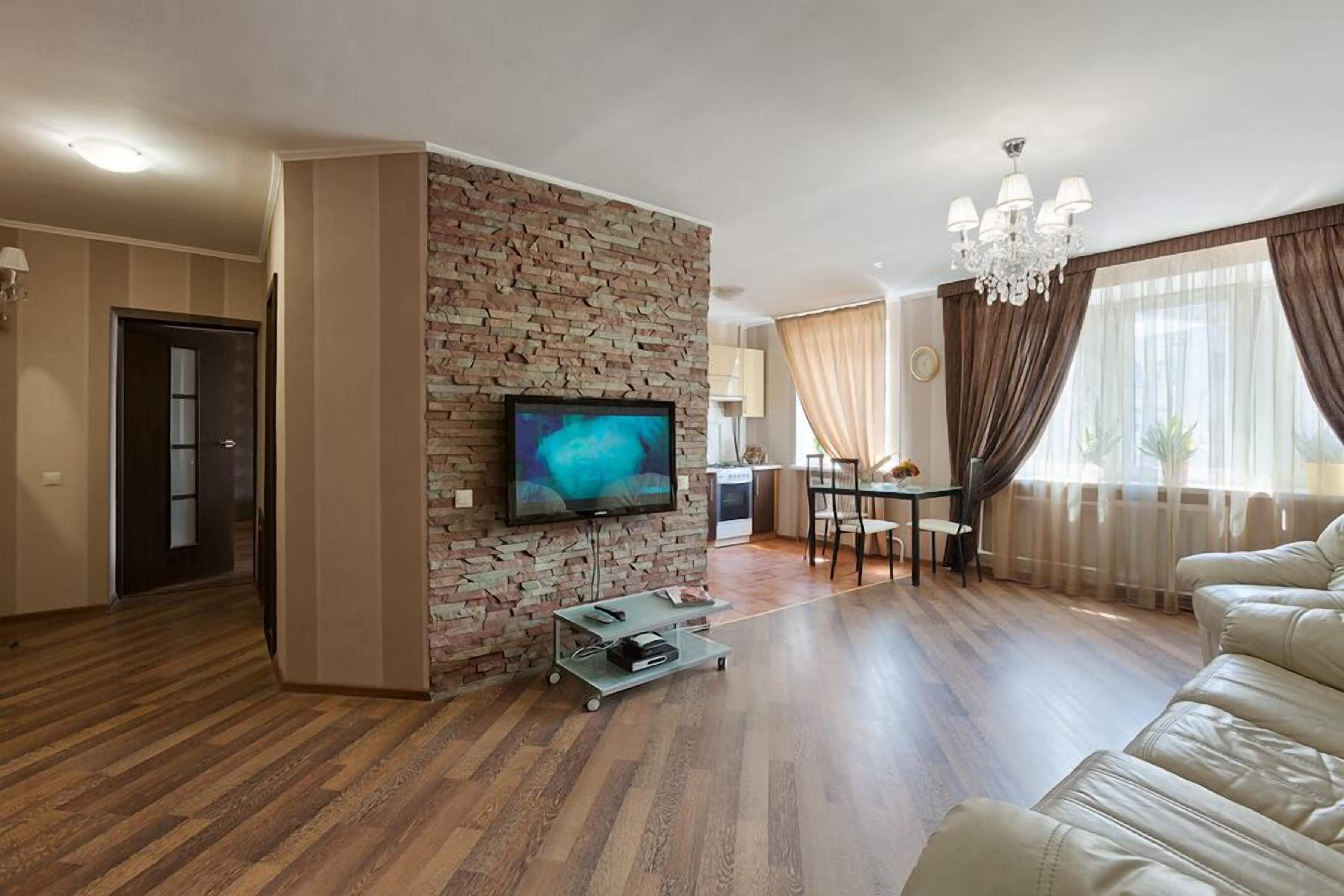 Standard Apartment | Ruang tamu | TV Plasma, pemain DVD 