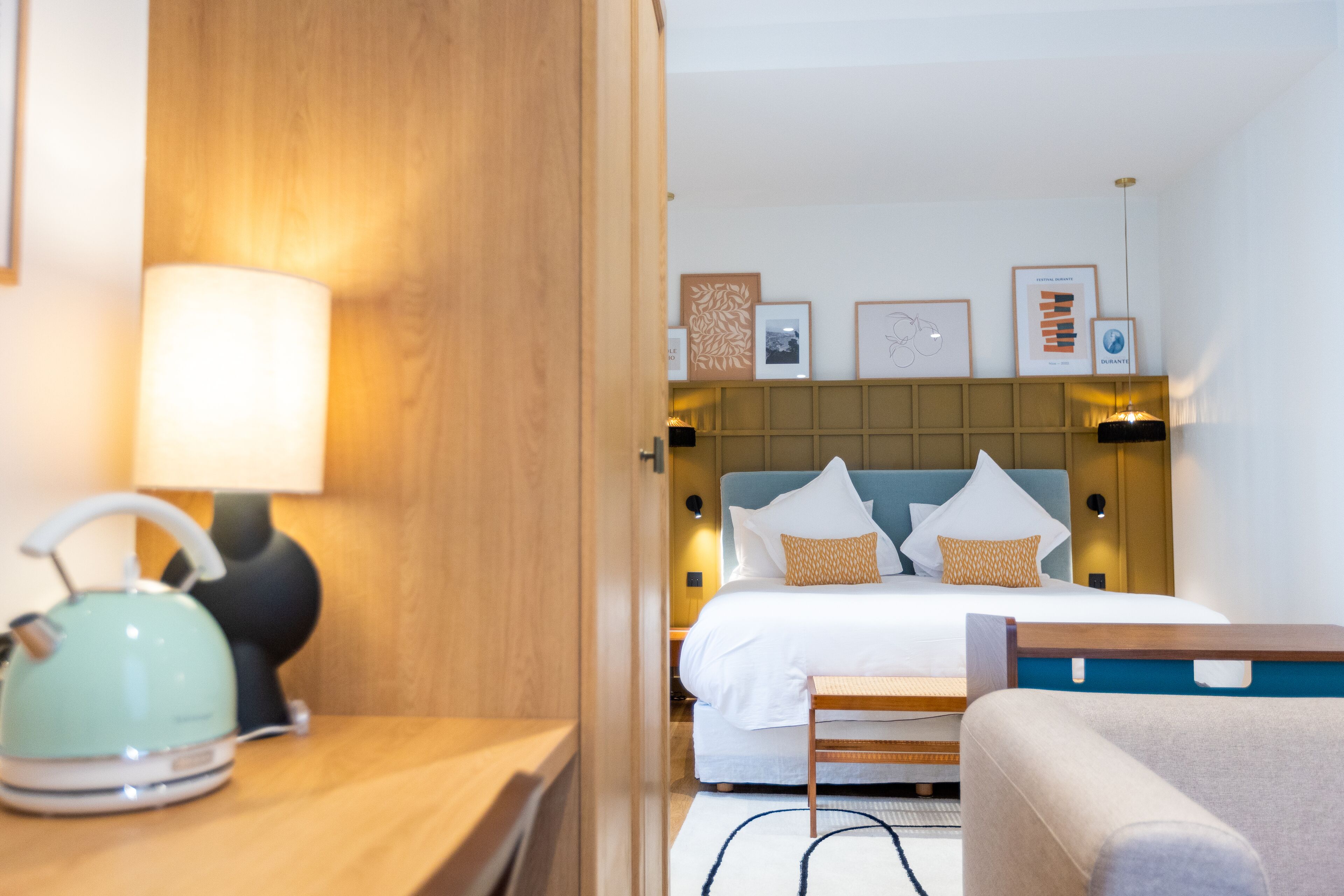 Suite | Desk, laptop workspace, soundproofing, iron/ironing board