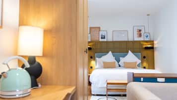 Suíte | 1 quarto, escrivaninha, espaço de trabalho para notebook