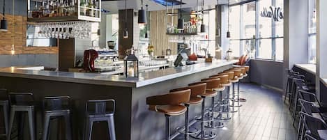 Breakfast, lunch, dinner served; international cuisine