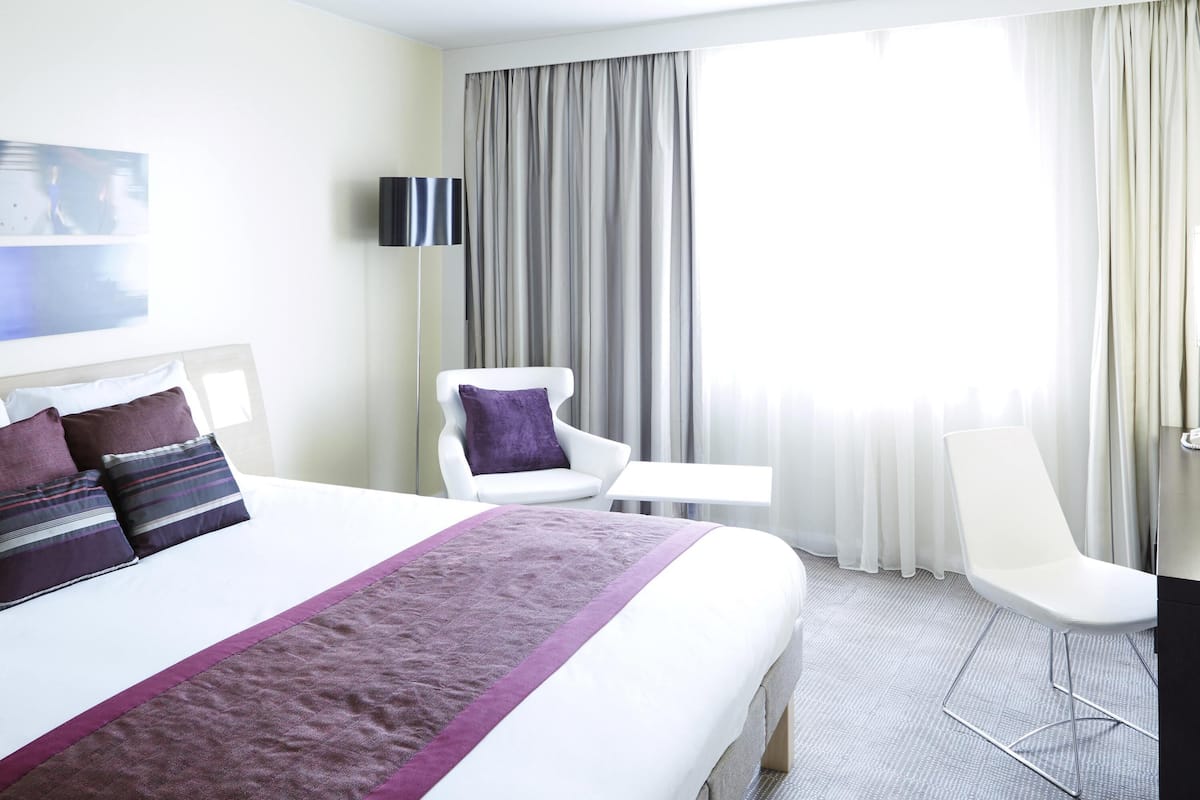 Chambre Exécutive (1 King Bed and 1 Double Sofa bed)