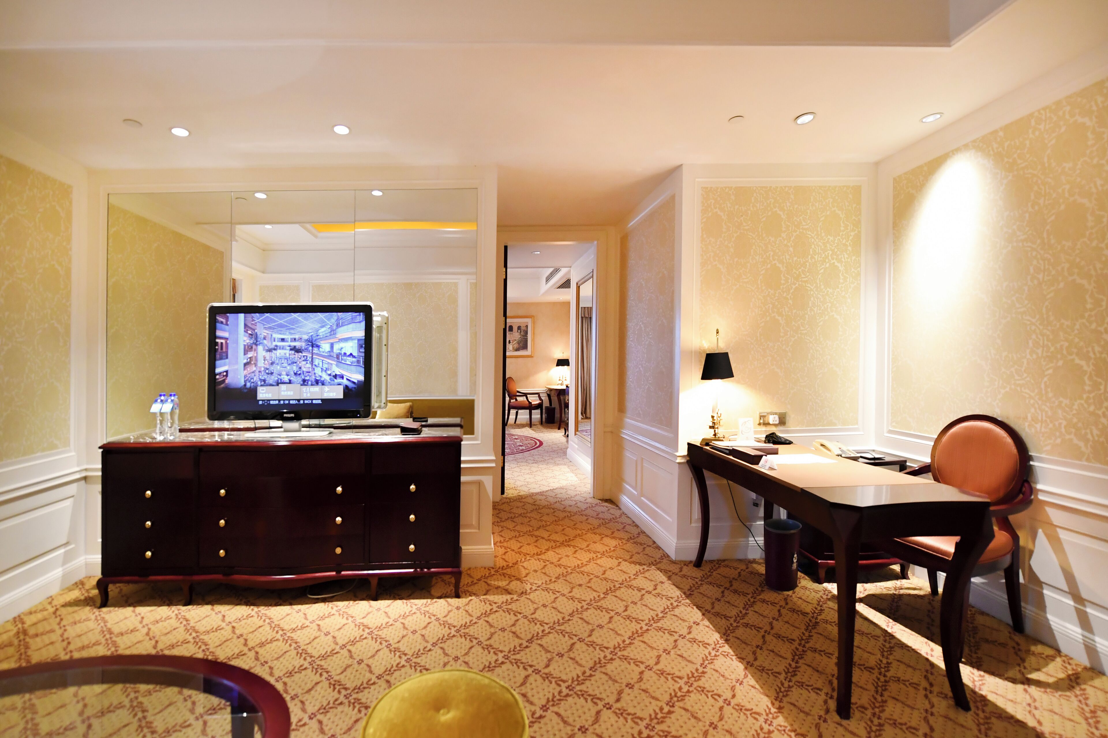 business suite | living area | lcd tv