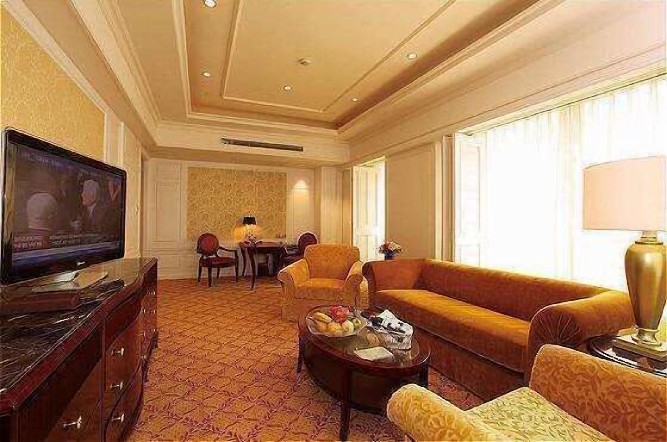 down duvets, minibar, in-room safe, desk