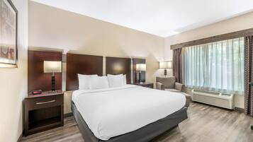 Standaard kamer, 1 kingsize bed, toegankelijk voor mindervaliden, niet-roken | Luxe beddengoed, pillowtop-bedden, een bureau, verduisterende gordijnen