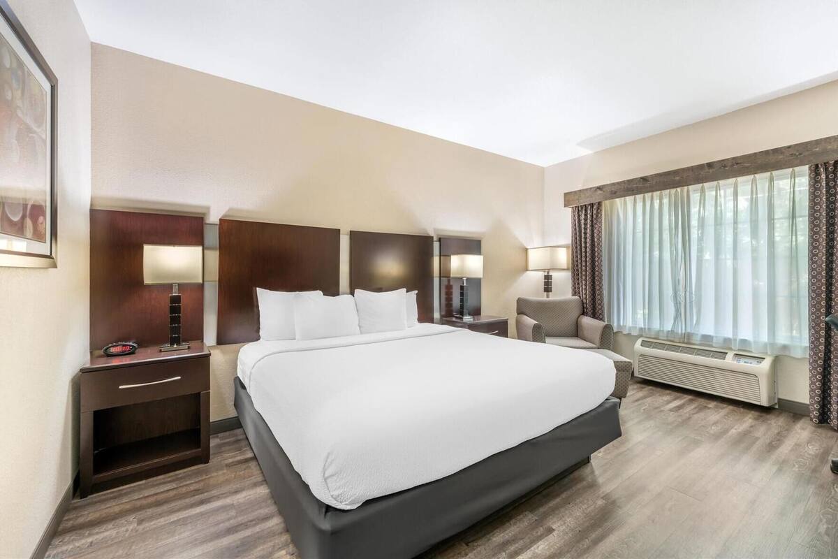 Premium bedding, pillowtop beds, desk, blackout drapes