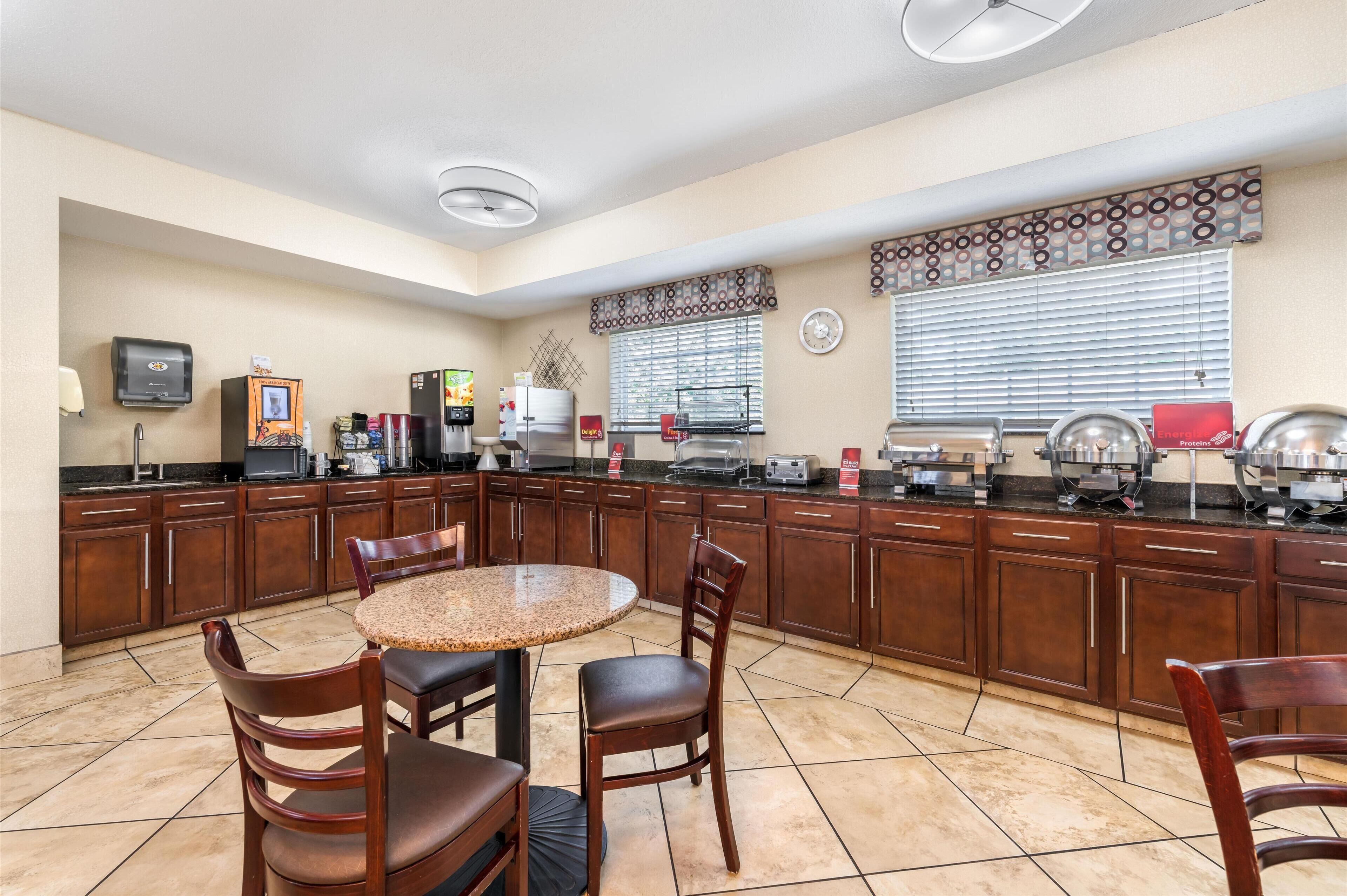 free daily breakfast