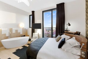 高級寢具、特厚豪華床墊、房內夾萬、獨特設計