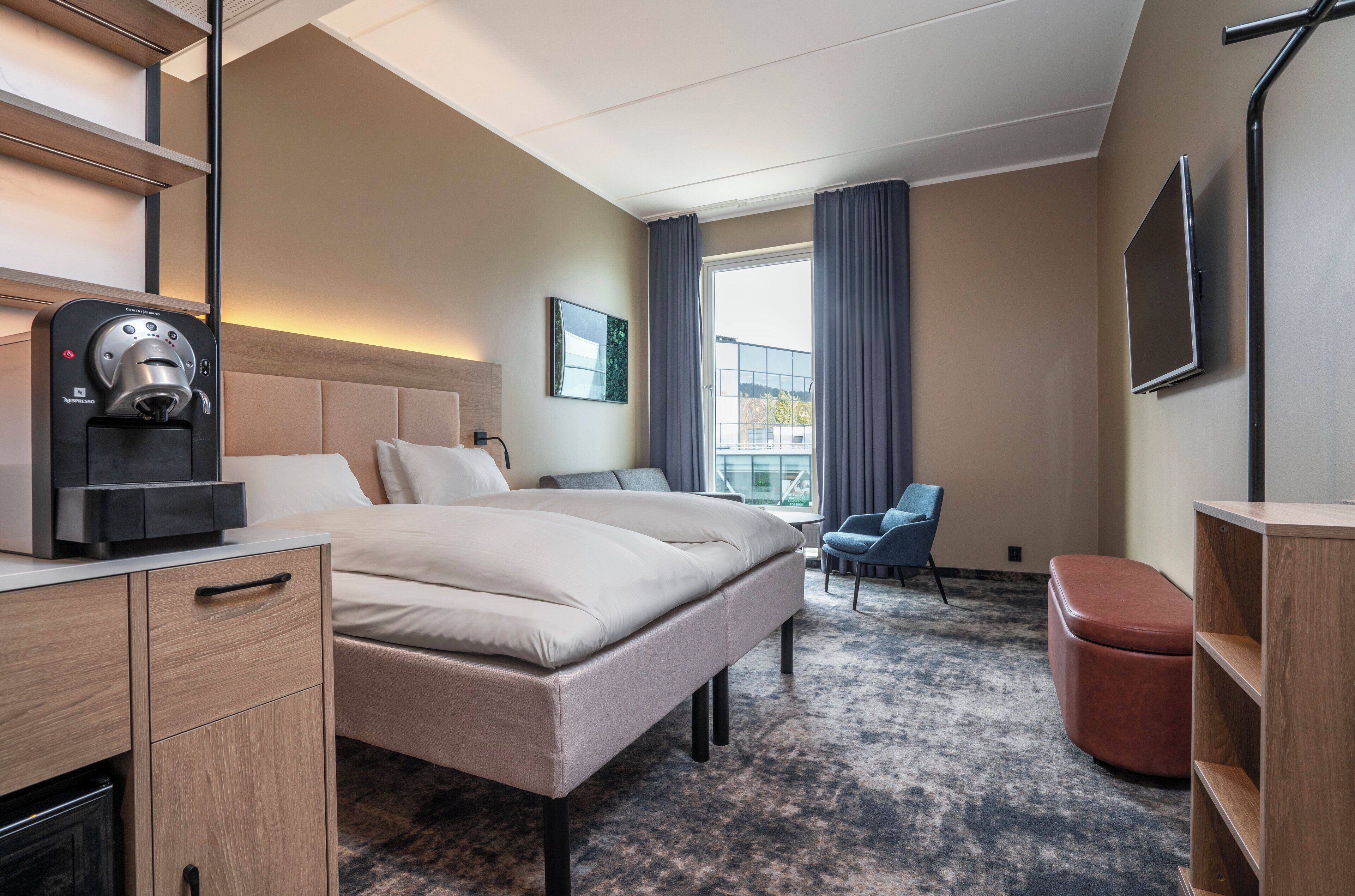 superior room, non smoking | pillow-top beds, minibar, in-room safe, desk